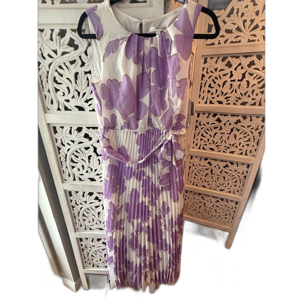 Studio One White Dress with Lavender Flowers Size 6 New With Tags
